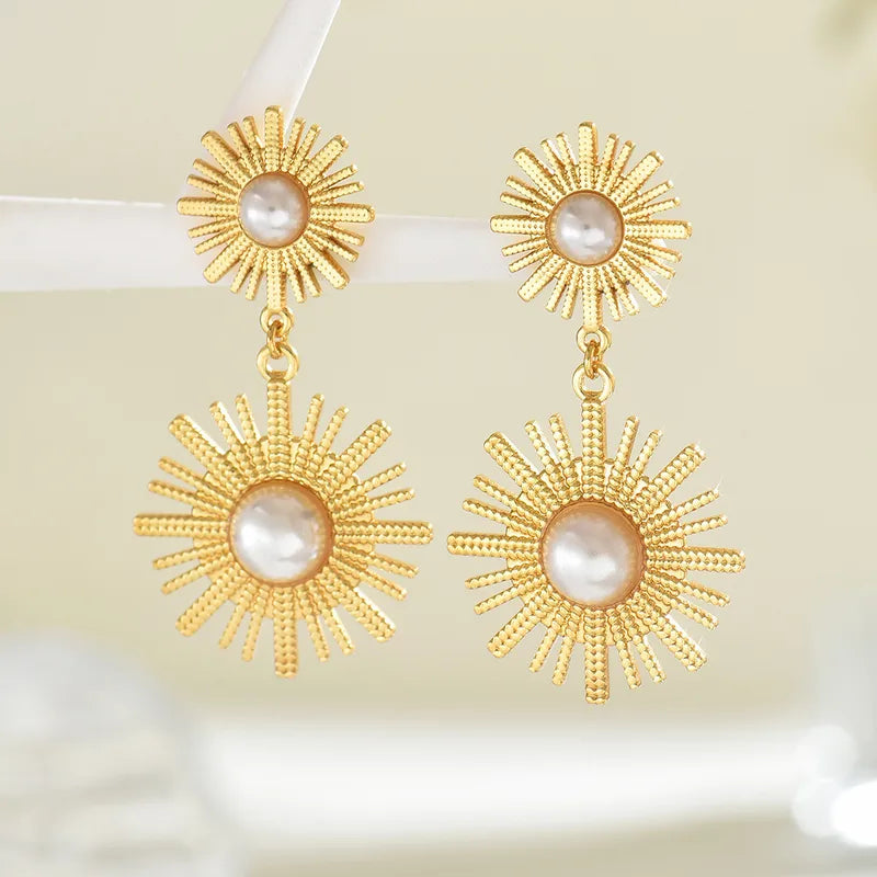 Boucles d'oreilles pendantes « Double Soleil » dorées avec perles