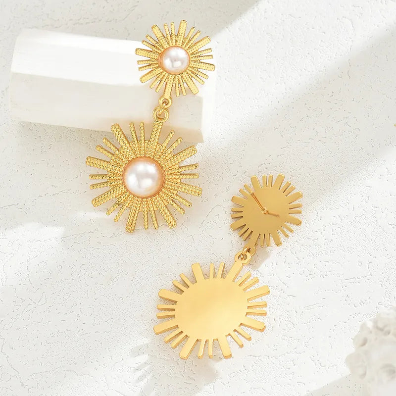 Boucles d'oreilles pendantes « Double Soleil » dorées avec perles