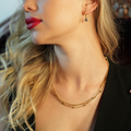 Collier à trois rangs de chaînes effet peau de serpent avec accents de perles rondes