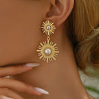 Boucles d'oreilles pendantes « Double Soleil » dorées avec perles
