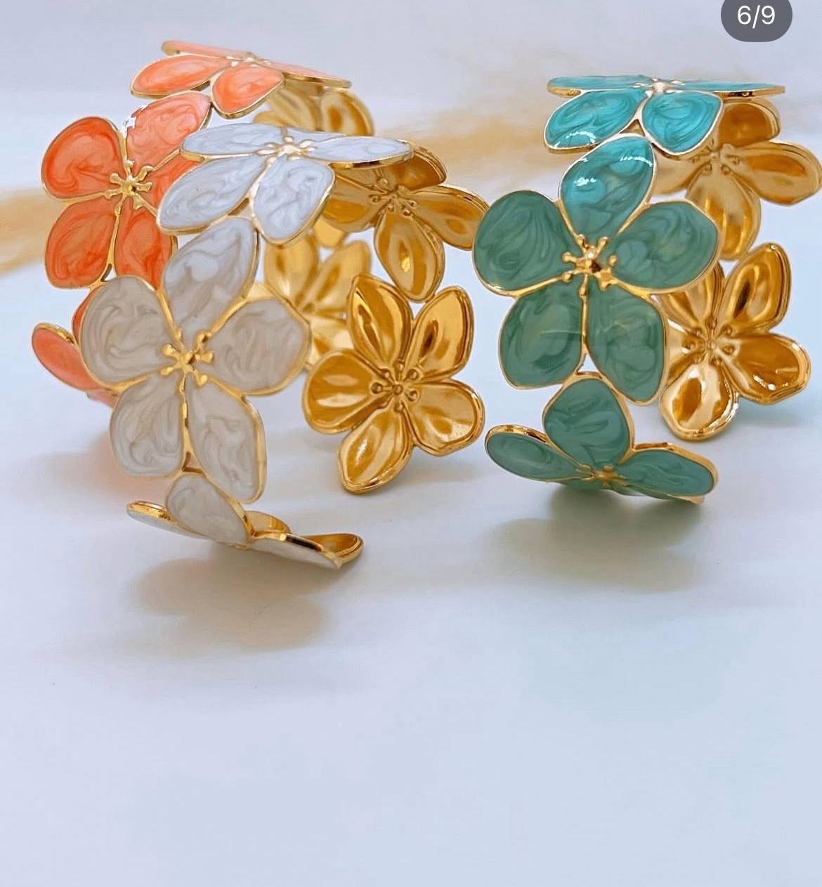 Bracelet Jonc "Éclat Floral" en Acier Inoxydable