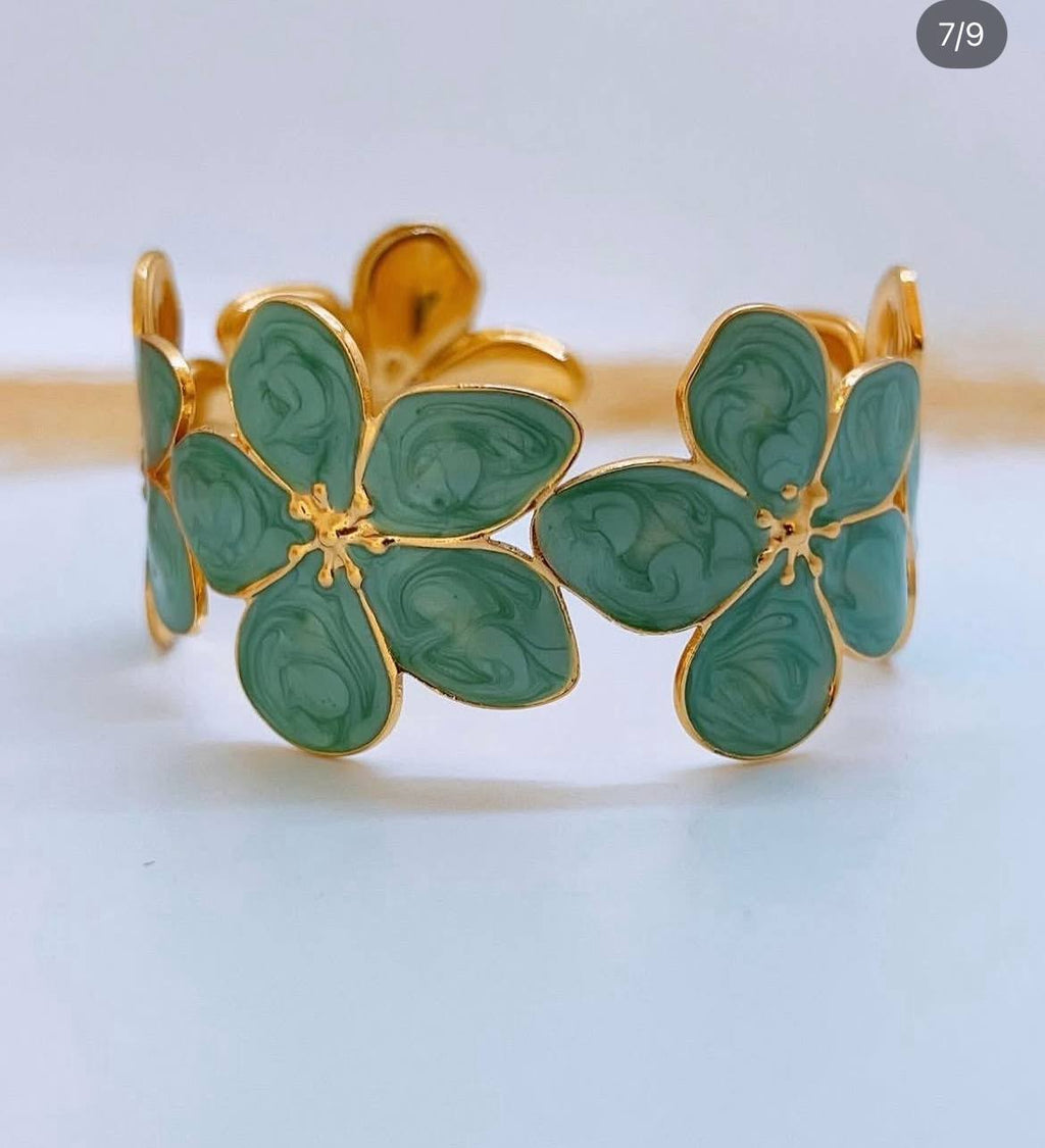 Bracelet Jonc "Éclat Floral" en Acier Inoxydable